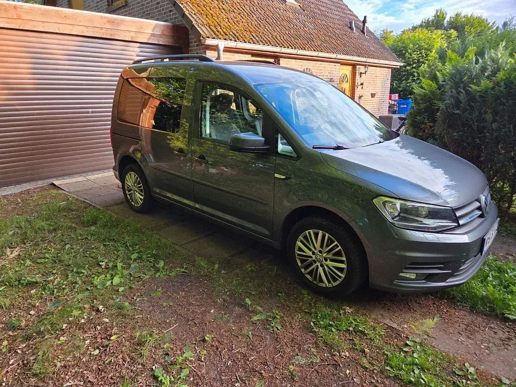 Gebraucht VW Caddy Comfortline 102 PS (75 kW) 2016 Grau Van / Kleinbus