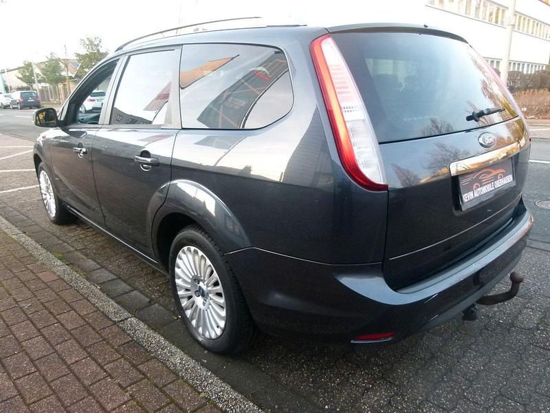 Gebraucht Ford Focus Titanium 125 PS (91 kW) 2008 Grau Limousine