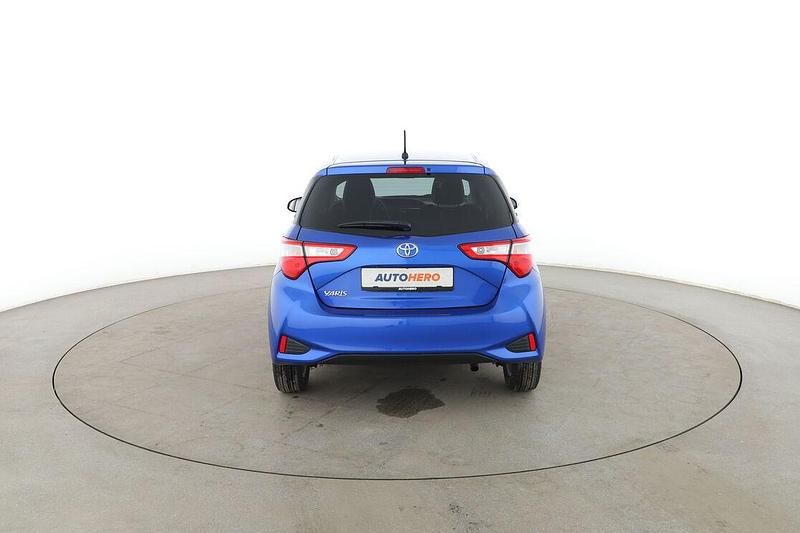 Gebraucht Toyota Yaris Club 112 PS (82 kW) 2019 Blau Limousine
