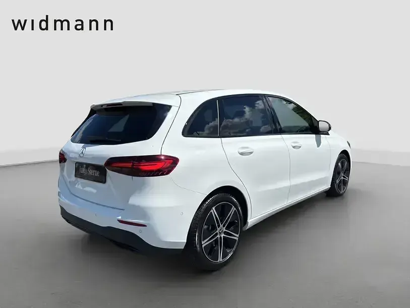 Gebraucht Mercedes B200 Advanced 163 PS (119 kW) 2024 Unilack polarweiss Kleinwagen