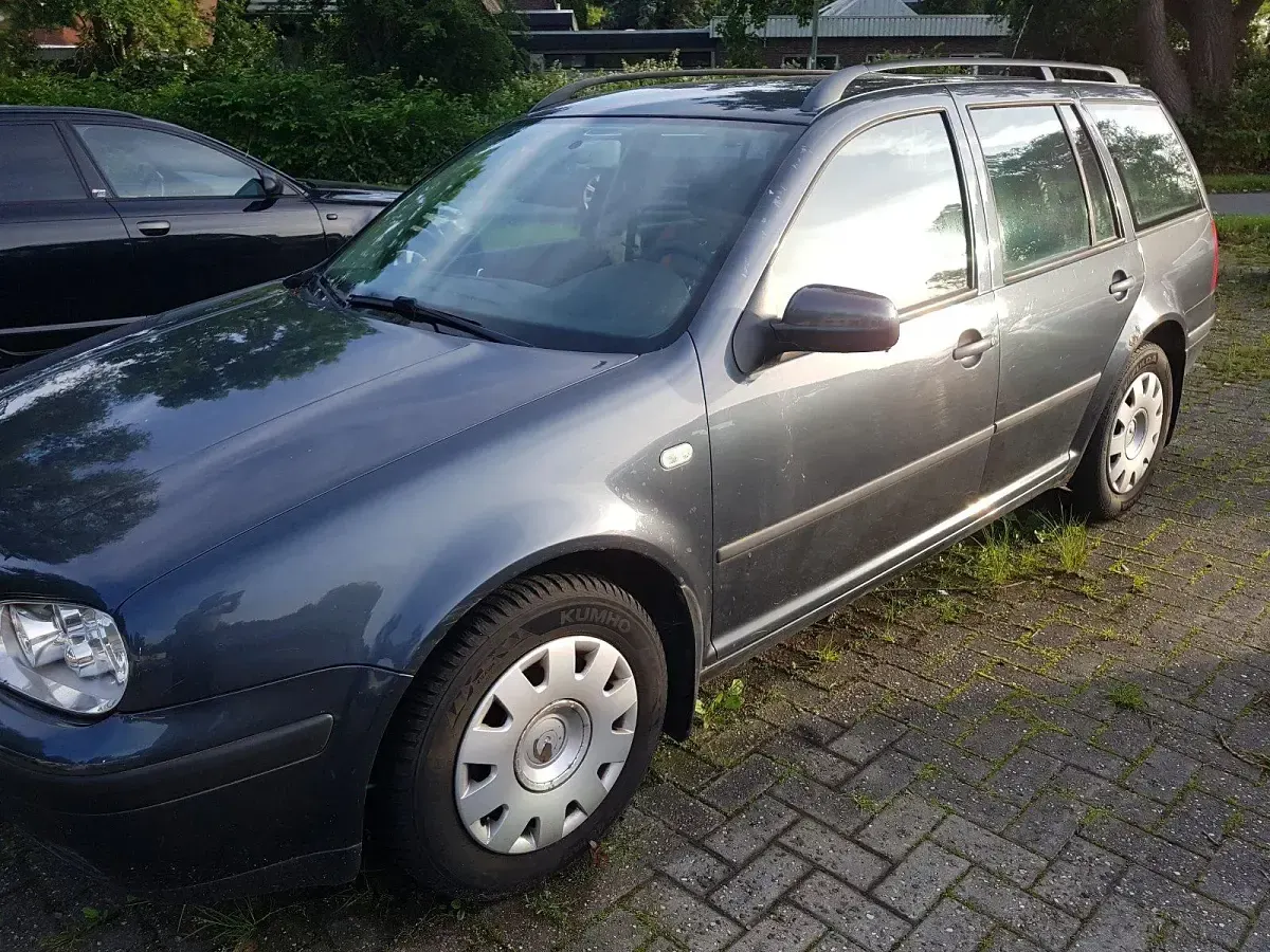Gebraucht VW Golf IV 68 PS (50 kW) 2000 Grau Kombi