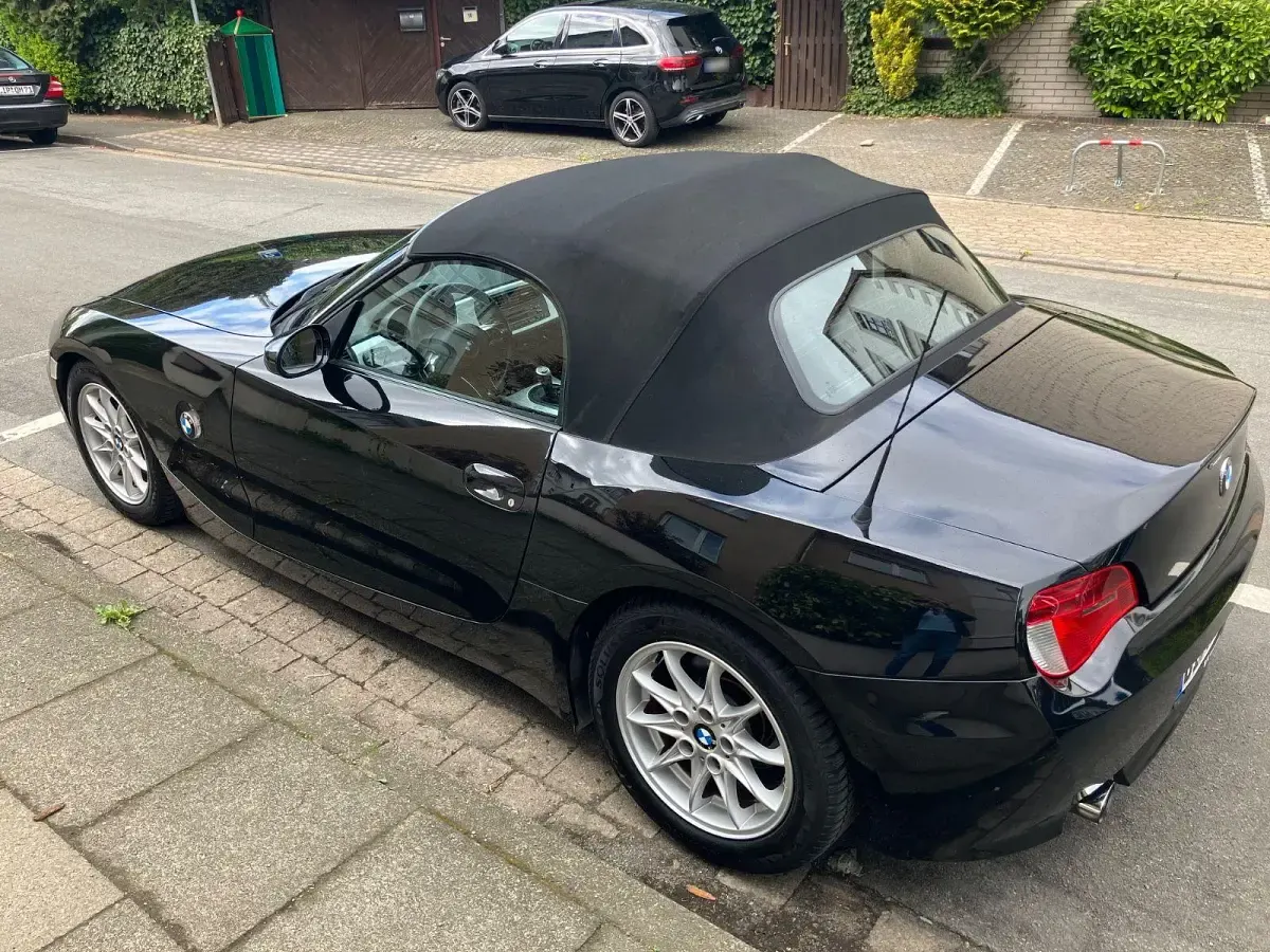 Gebraucht BMW Z4 Sport Line 150 PS (110 kW) 2007 Schwarz Cabrio