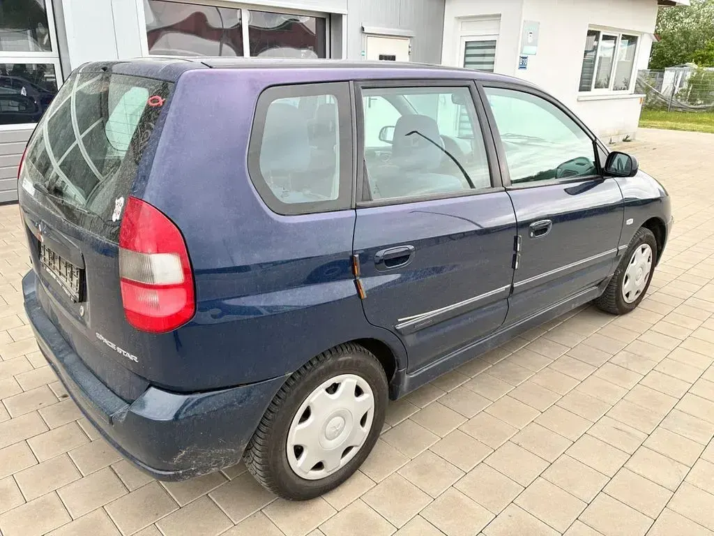 Gebraucht Mitsubishi Space Star 122 PS (89 kW) 2000 Blau Van / Kleinbus