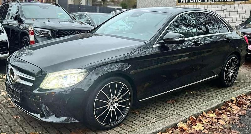 Schwarz Gebraucht 2019 Mercedes C220 Limousine | 25.000 € (Fairer Preis) - Bild 1/4