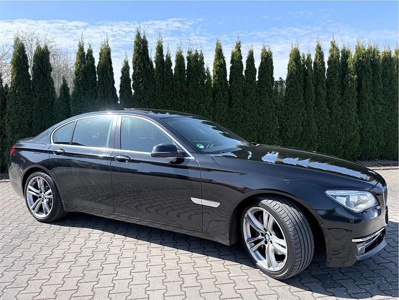 Gebraucht BMW 740 313 PS (230 kW) 2013 Schwarz Limousine