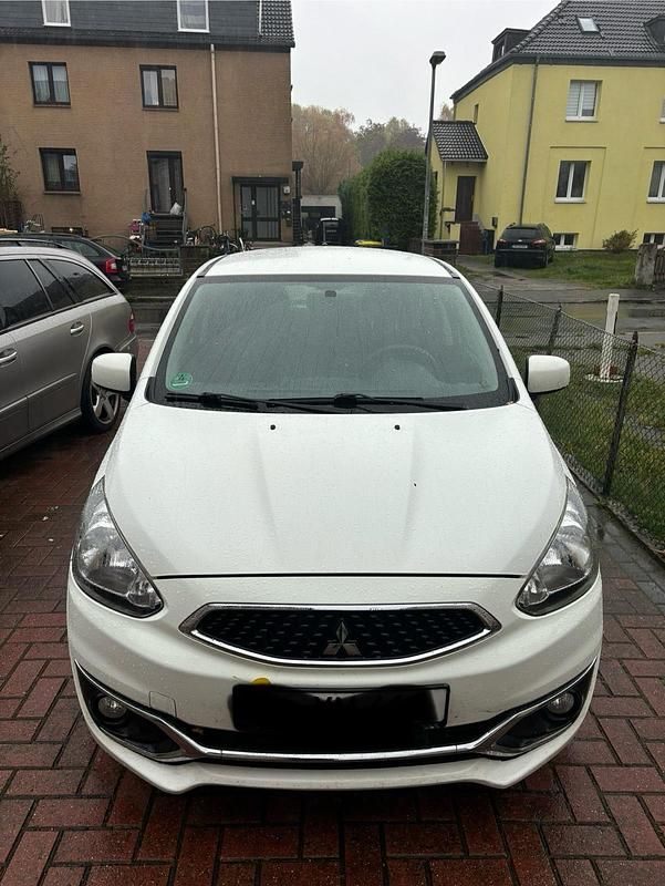 Weiß Gebraucht 2017 Mitsubishi Space Star Kleinwagen | 5.600 € (Guter Preis) - Bild 1/4