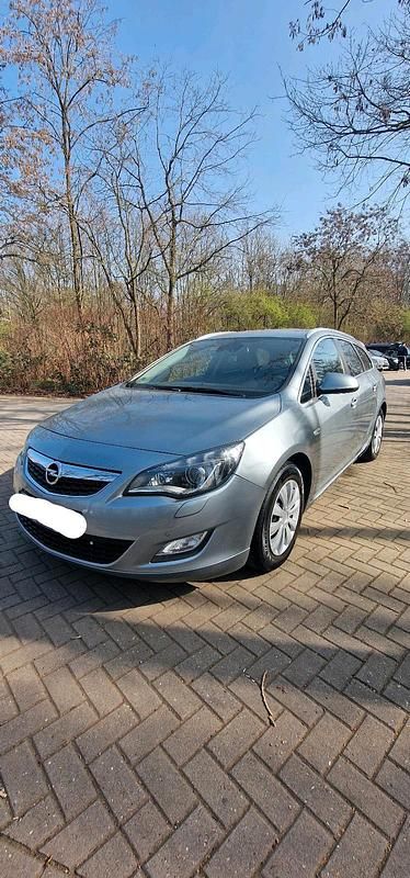 Gebraucht Opel Astra 145 PS (106 kW) 2012 Grau Kombi