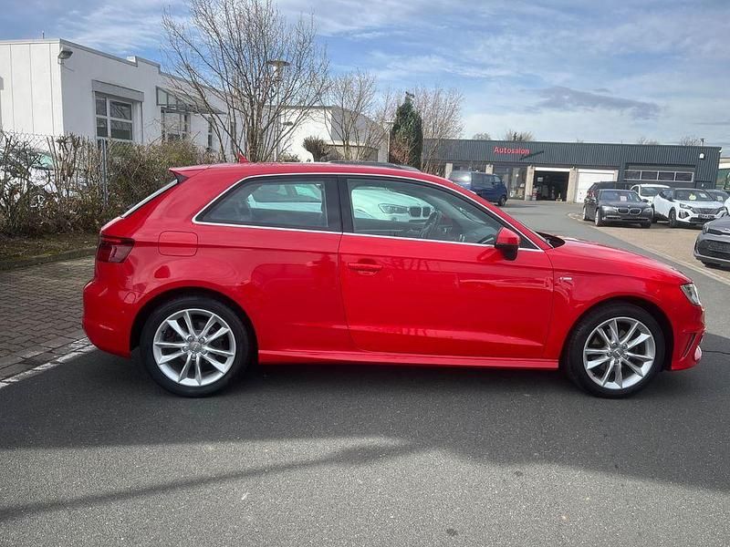 Gebraucht Audi A3 S-Line 150 PS (110 kW) 2015 Rot Limousine