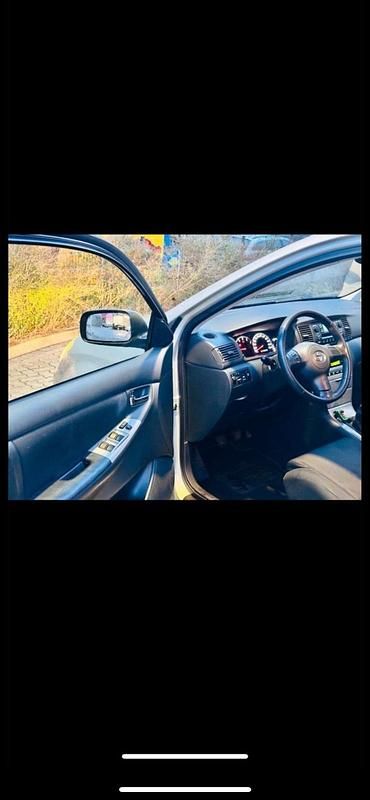 Silber Gebraucht 2004 Toyota Corolla Kleinwagen | 4.000 € (Etwas zu teuer) - Bild 1/4