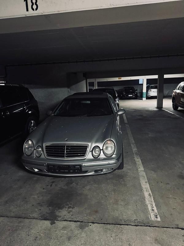 Grau Gebraucht 1997 Mercedes CLK320 Coupé | 1.000 € (Superpreis) - Bild 1/4