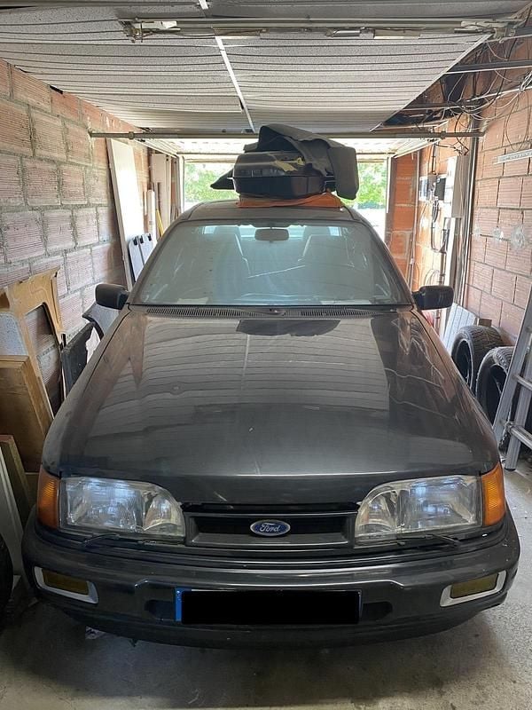 Grau Gebraucht 1991 Ford Sierra Limousine | 25.000 € - Bild 1/4