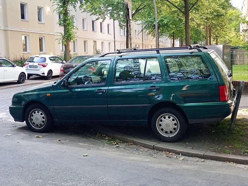 Grün Gebraucht 1998 VW Golf IV Kombi | 1.800 € (Fairer Preis) - Bild 1/1