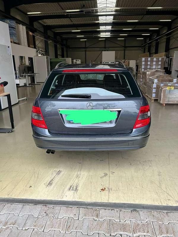 Gebraucht Mercedes C180 156 PS (114 kW) 2010 Grau Kombi