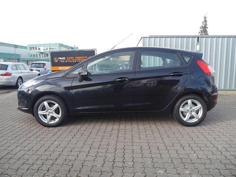 Gebraucht Ford Fiesta Trend 80 PS (58 kW) 2013 Schwarz Kleinwagen