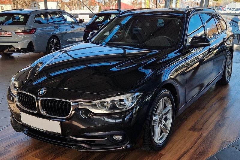 Gebraucht BMW 330 Sport Line 252 PS (185 kW) 2018 Schwarz Kombi