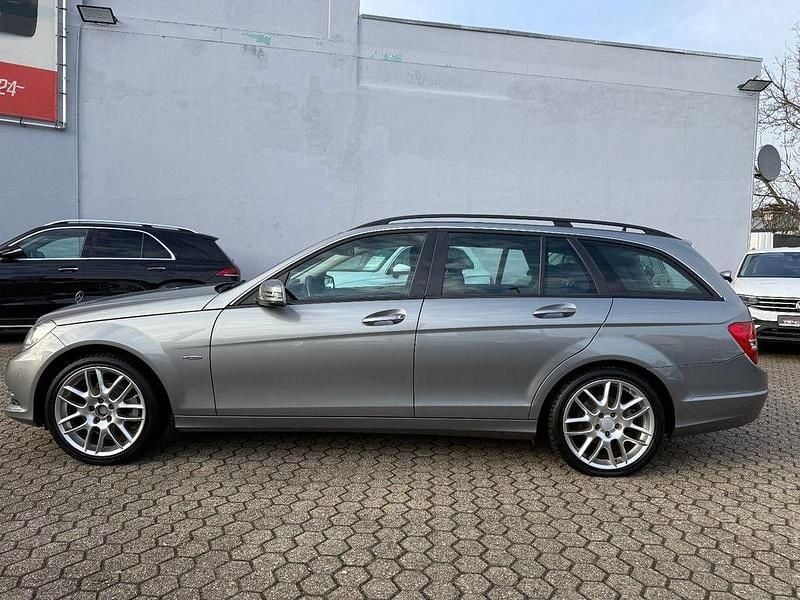 Gebraucht Mercedes C180 156 PS (114 kW) 2011 Silber Kombi