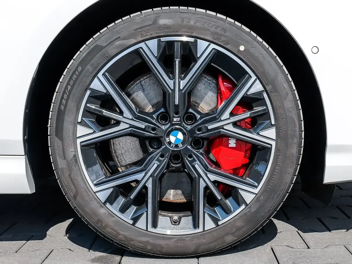 Używany BMW 120 Performance 156 KM (114 kW) 2025 Biały Hatchback