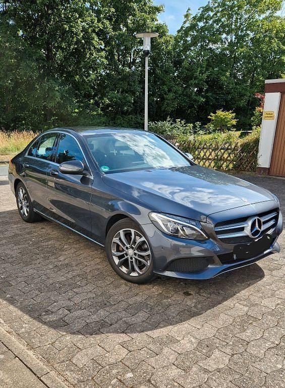 Grau Gebraucht 2017 Mercedes C200 Avantgarde Limousine | 22.500 € (Fairer Preis) - Bild 1/3