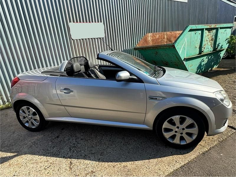 Silber Gebraucht 2008 Opel Tigra Cabrio | 1.500 € (Superpreis) - Bild 1/4