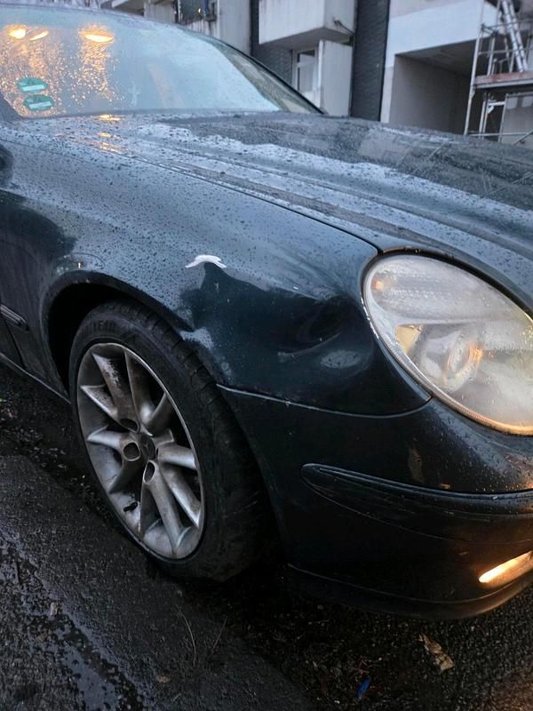 Gebraucht Mercedes E220 150 PS (110 kW) 2003 Limousine