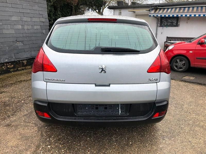 Gebraucht Peugeot 3008 Access 120 PS (88 kW) 2012 Grau Kombi
