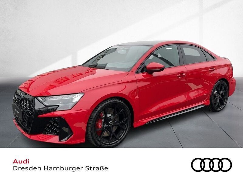 Progressivrot metallic Neu 2025 Audi RS3 Sport Kleinwagen | 69.900 € (Superpreis) - Bild 1/4