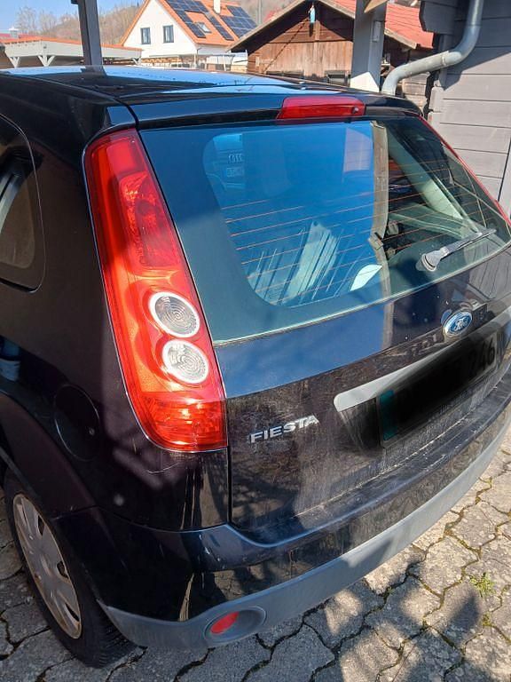 Gebraucht Ford Fiesta 69 PS (50 kW) 2005 Schwarz Kleinwagen