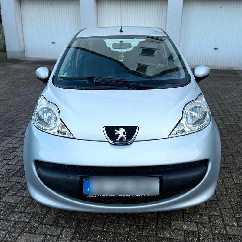 Gebraucht Peugeot 107 86 PS (63 kW) 2005 Silber Kleinwagen