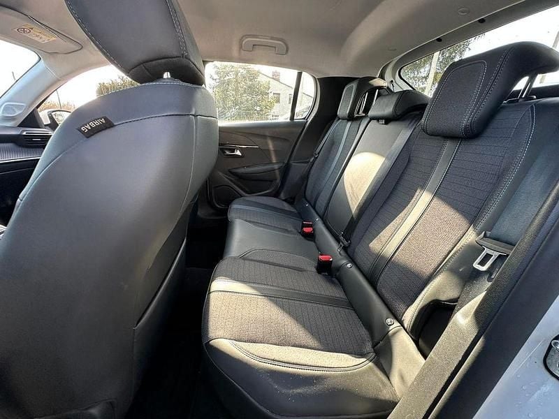 Gebraucht Peugeot 208 Allure 101 PS (74 kW) 2020 Weiß Kleinwagen