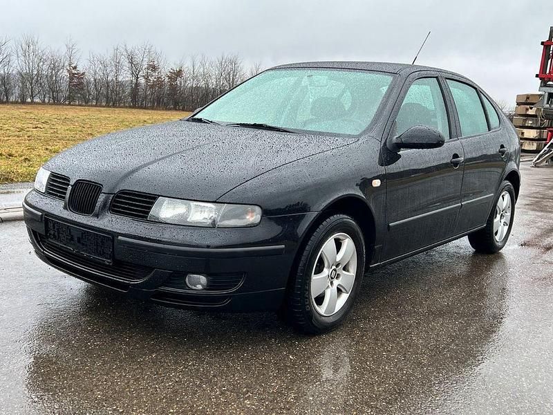 Second-hand Seat Leon 105 CP (77 kW) 2004 Argintiu Hatchback