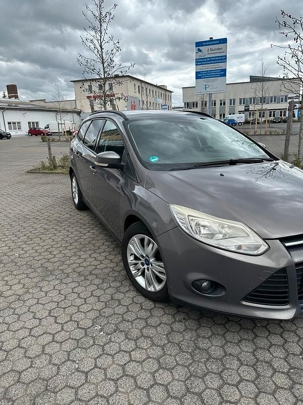 Gebraucht Ford Focus 116 PS (85 kW) 2011 Braun Kombi