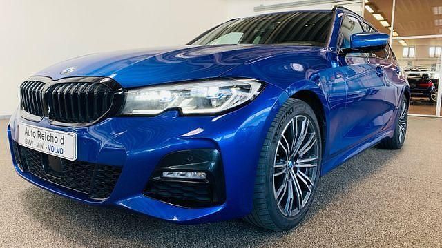 Blau Gebraucht 2019 BMW 330 M Sport Kombi | 32.900 € (Etwas zu teuer) - Bild 1/4