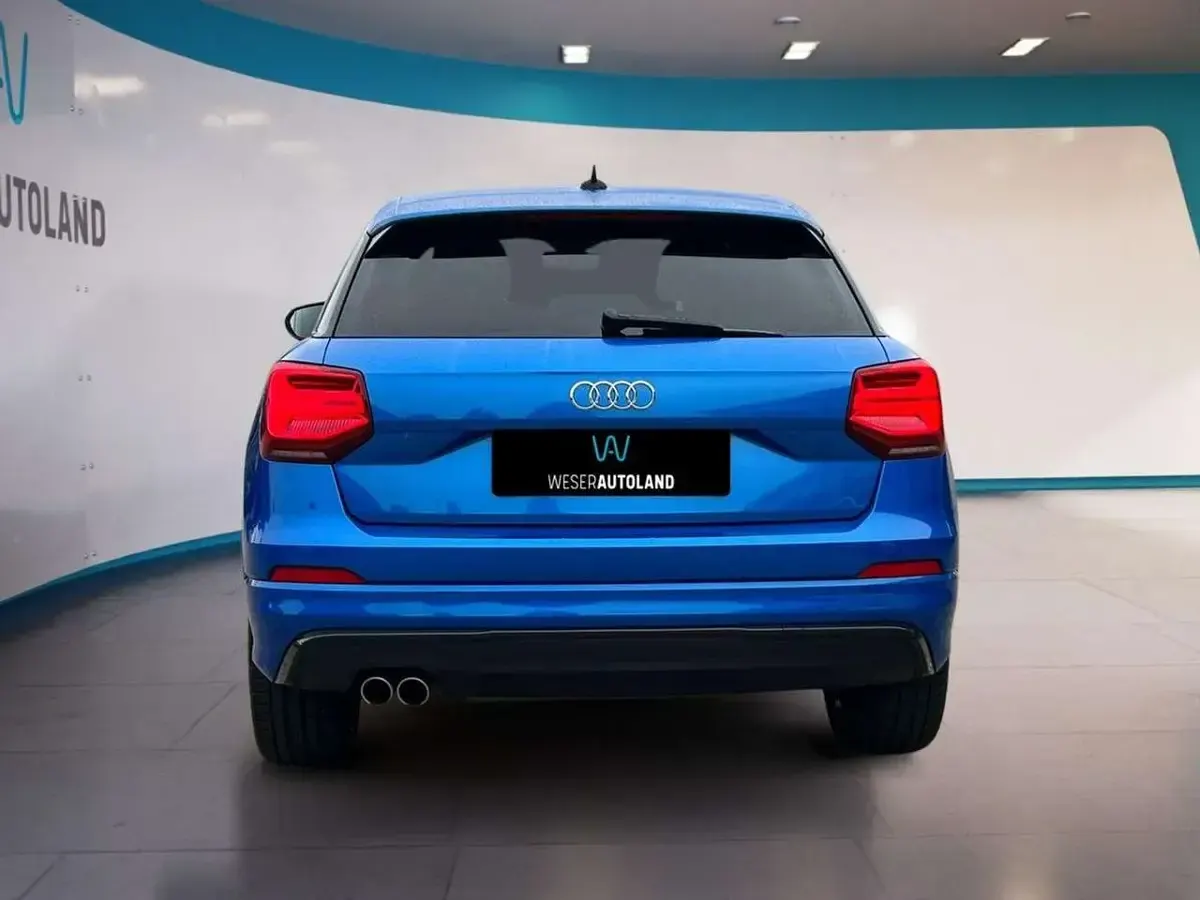 Gebraucht Audi Q2 Ambiente 150 PS (110 kW) 2020 Arablau kristalleffekt SUV