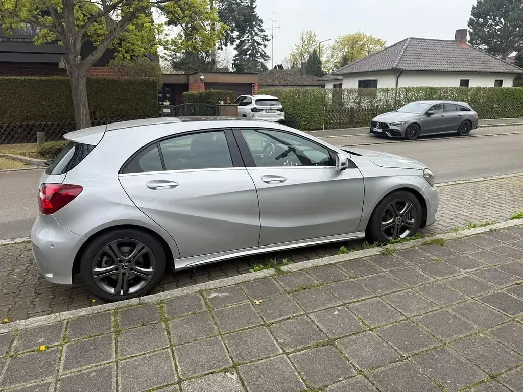 Second-hand Mercedes A220 184 CP (135 kW) 2017 Argintiu Berlinǎ