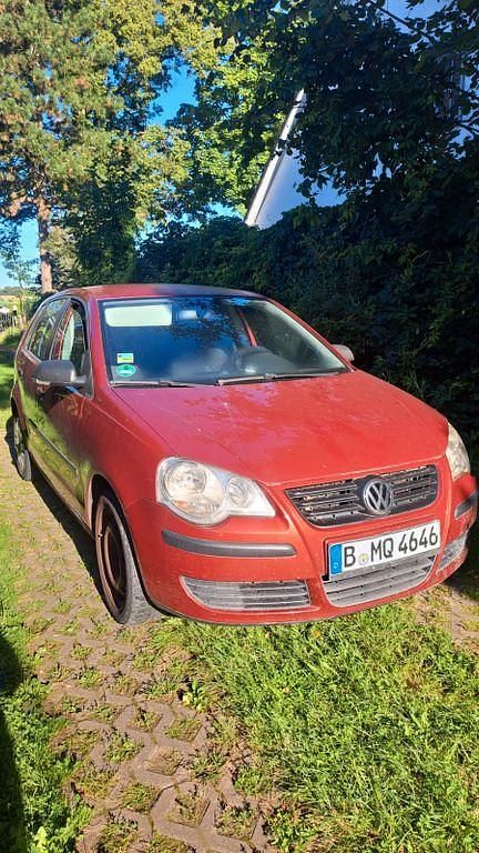 Rot Gebraucht 2007 VW Polo Trendline Limousine | 1.650 € (Superpreis) - Bild 1/4
