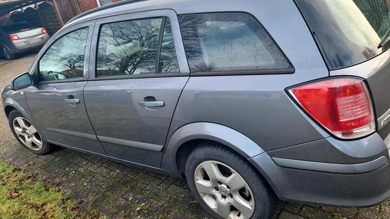 Gebraucht Opel Astra 2006 Grau Kombi