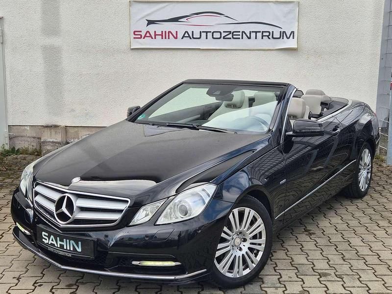 Gebraucht Mercedes E200 Avantgarde 184 PS (135 kW) 2011 Obsidianschwarz  metalliclack Cabrio