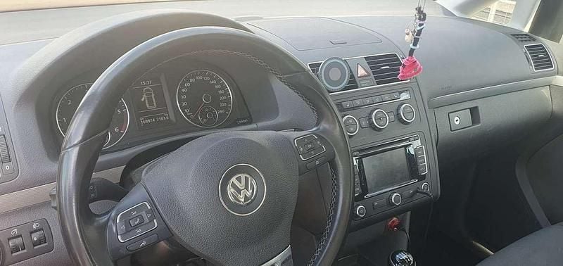 Gebraucht 2014 VW Touran Comfortline Van / Kleinbus | 8.300 € (Guter Preis) - Bild 1/4