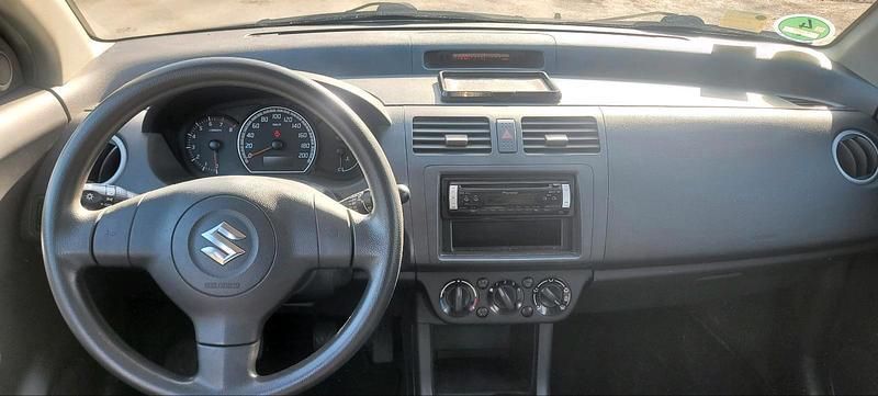 Gebraucht Suzuki Swift 92 PS (67 kW) 2010 Schwarz Kleinwagen