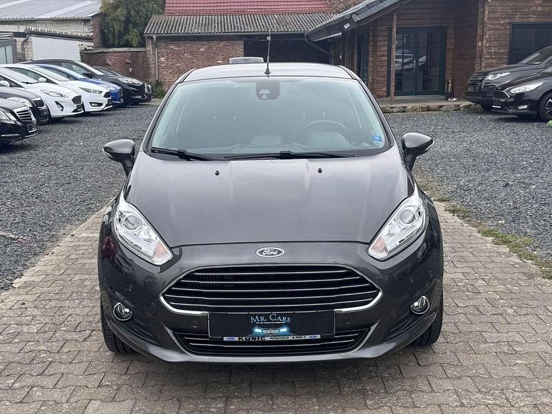 Gebraucht Ford Fiesta Titanium 125 PS (91 kW) 2017 Grau Limousine