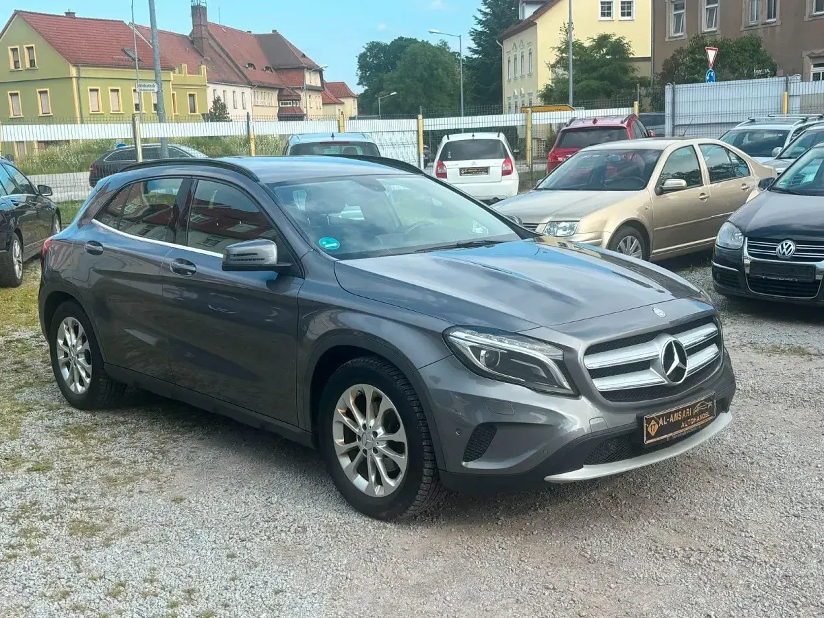 Gebraucht Mercedes GLA200 136 PS (100 kW) 2014 Grau SUV