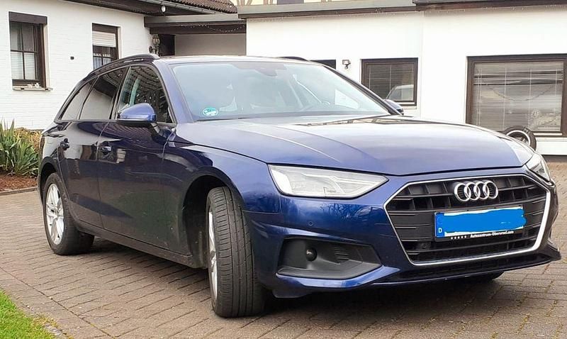 Gebraucht Audi A4 Ambiente 163 PS (119 kW) 2022 Blau Kombi