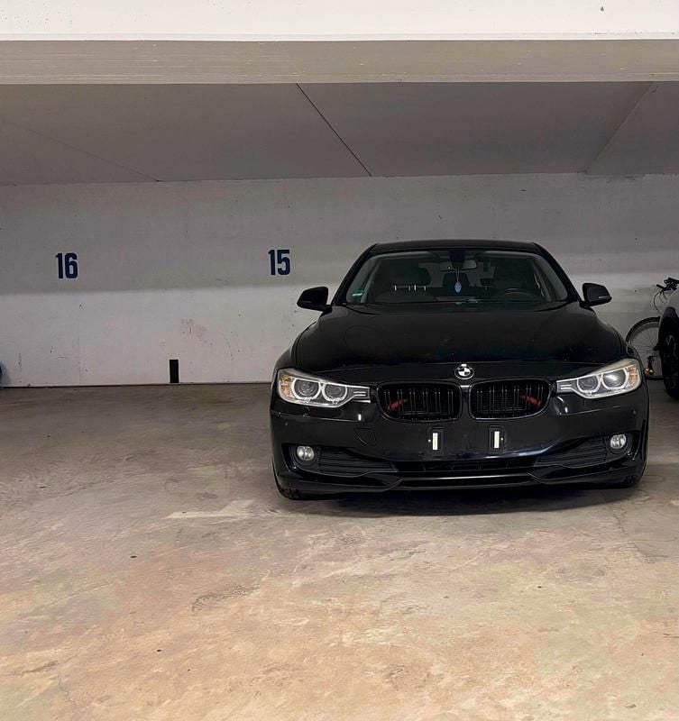 Schwarz Gebraucht 2012 BMW 320 Limousine | 8.400 € (Guter Preis) - Bild 1/4