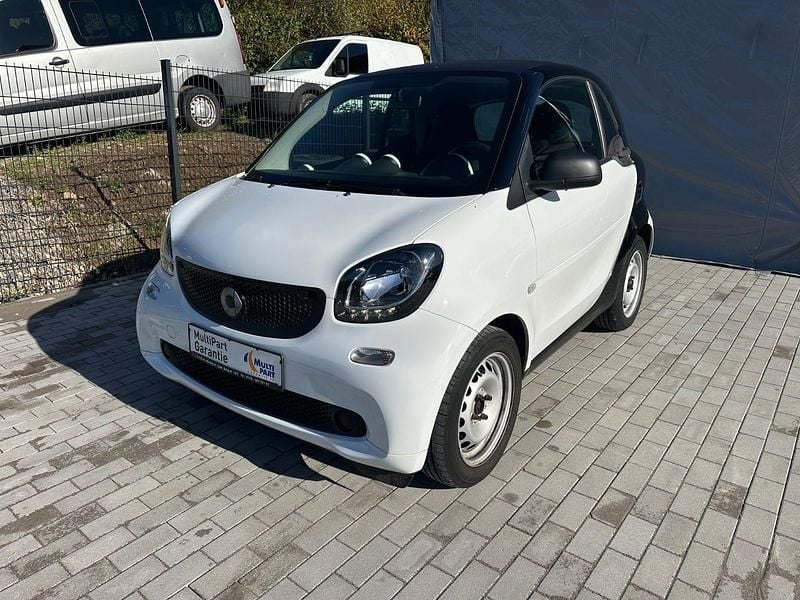 Weiß Gebraucht 2016 Smart ForTwo Coupé Coupé | 5.950 € - Bild 1/4