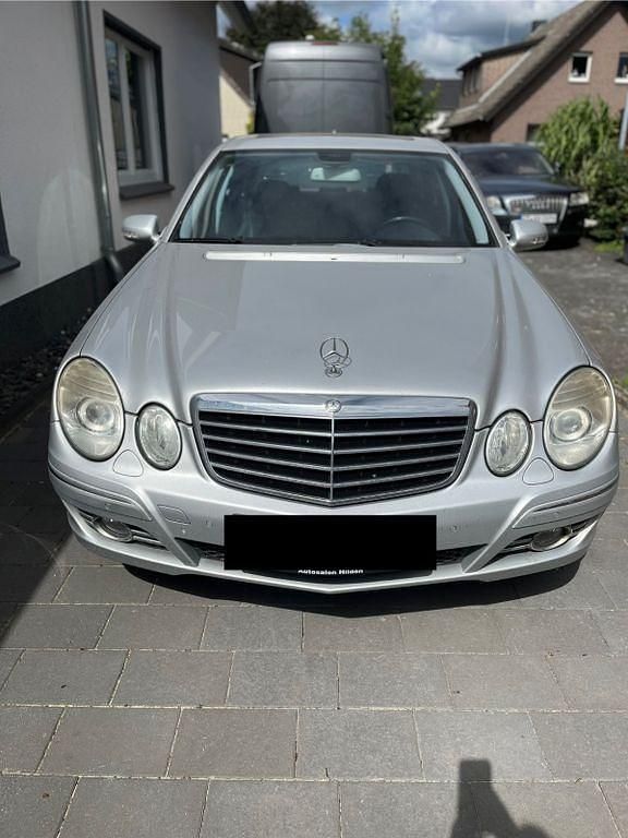 Grau Gebraucht 2006 Mercedes 280 Limousine | 5.900 € (Fairer Preis) - Bild 1/4
