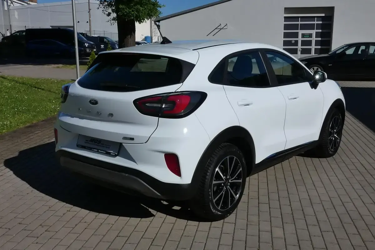 Gebraucht Ford Puma Titanium 125 PS (91 kW) 2022 Frostweiß SUV