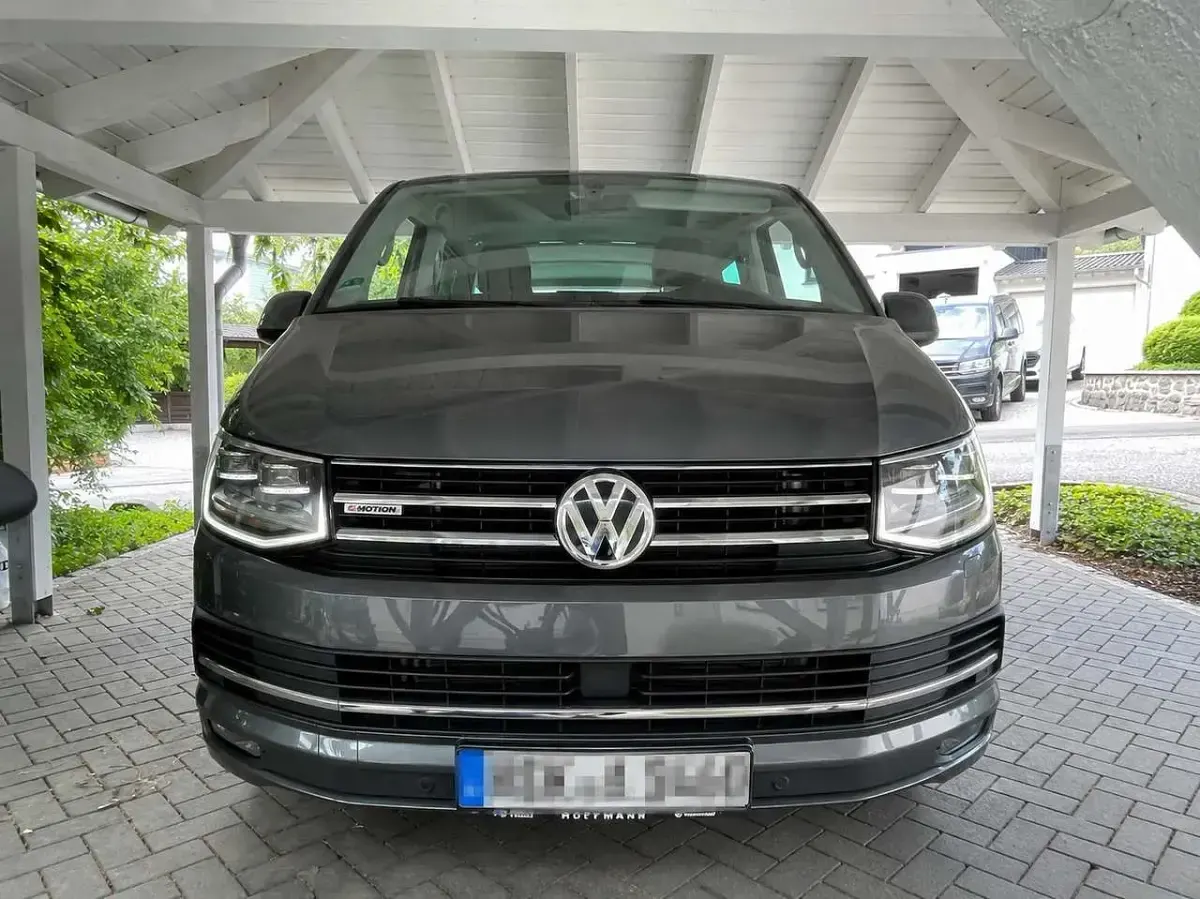 Gebraucht VW Multivan 199 PS (146 kW) 2019 Grau Van / Kleinbus