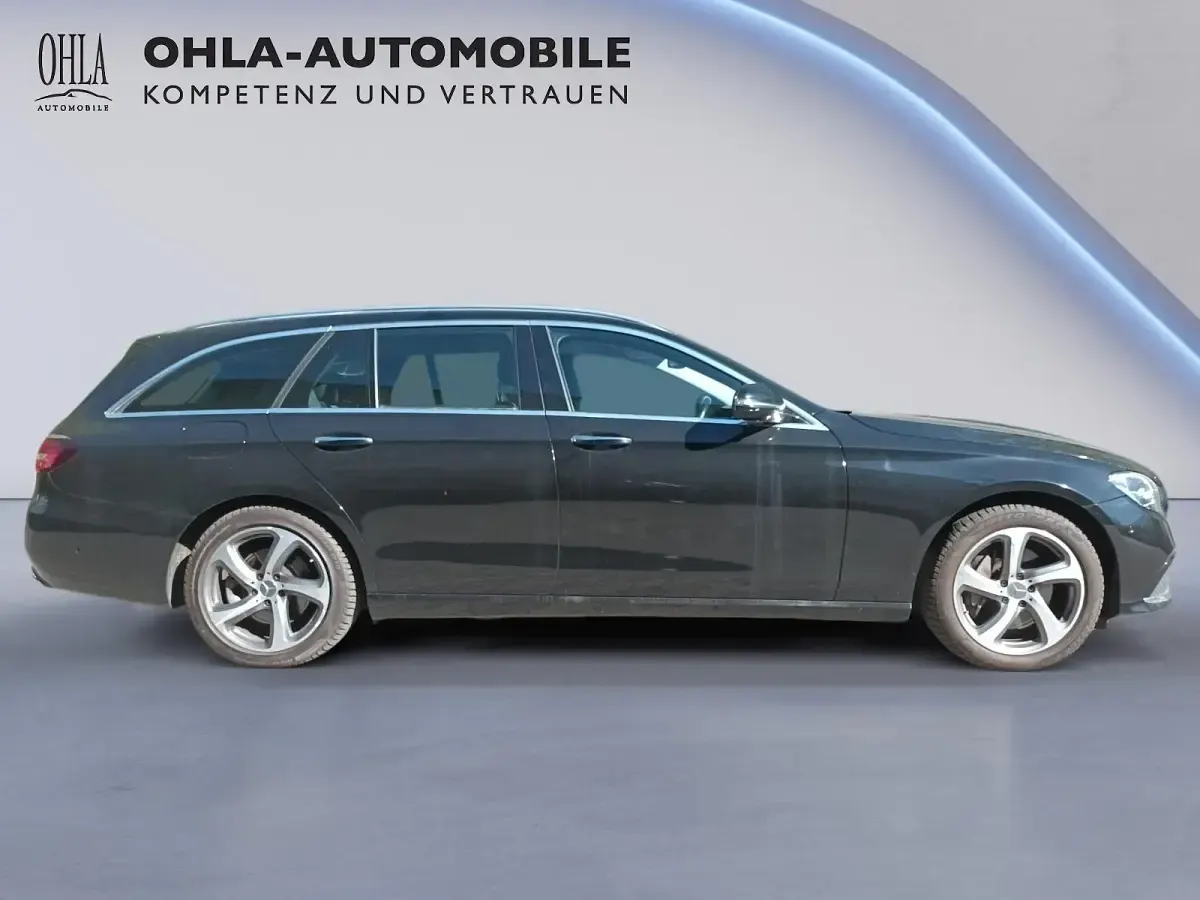 Gebraucht Mercedes E300 Avantgarde 211 PS (155 kW) 2022 Schwarz  unilack Kombi