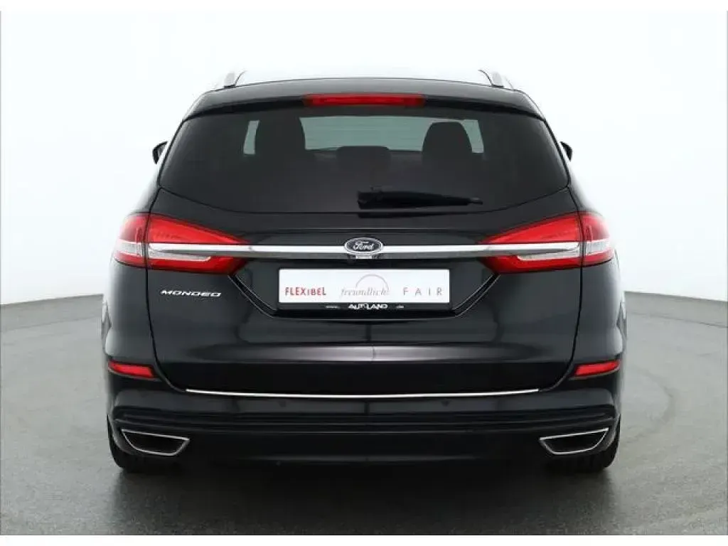 Gebraucht Ford Mondeo Titanium 179 PS (131 kW) 2018 Iridiumschwarz metallic (metallic) Kombi