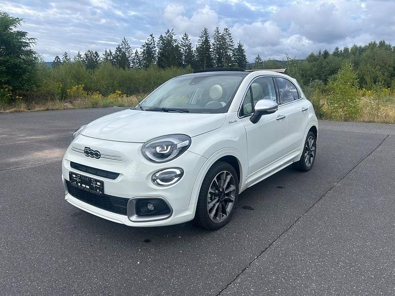 Weiß Gebraucht 2023 Fiat 500X Dolcevita SUV | 22.780 € (Fairer Preis) - Bild 1/4